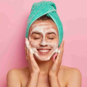 راهنمای انتخاب بهترین کلینیک پاکسازی پوست برای زیبایی و سلامت
